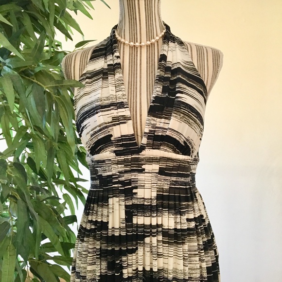 Calvin Klein Deep Neck Black & White Dress Size 6 - Picture 2 of 9